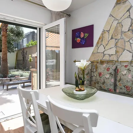 Oliva Villa *