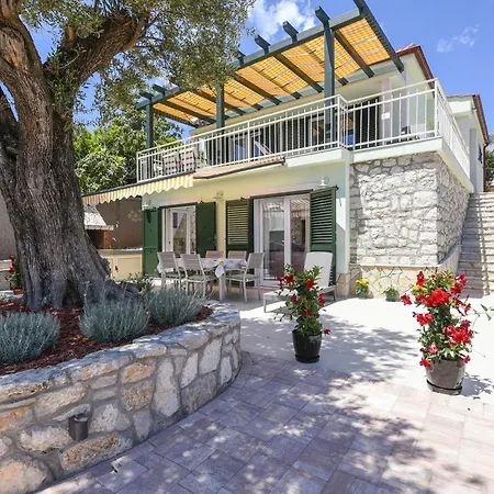 Oliva Villa